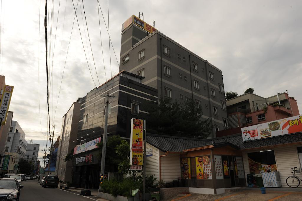 אנדונג Galleria Hotel מראה חיצוני תמונה