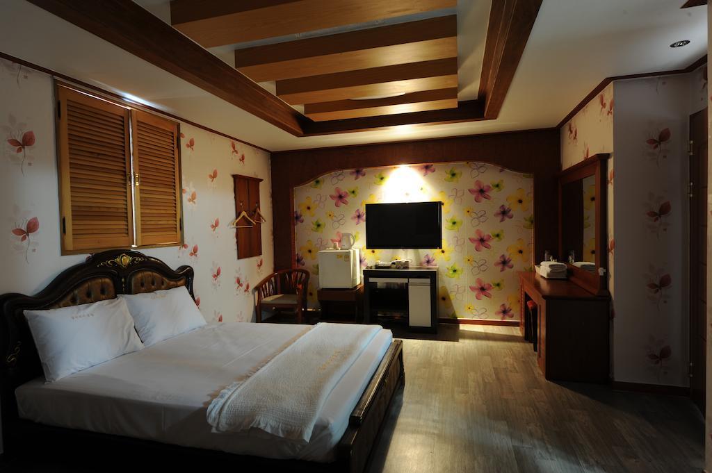 אנדונג Galleria Hotel מראה חיצוני תמונה