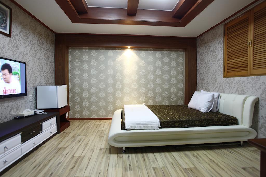 אנדונג Galleria Hotel חדר תמונה